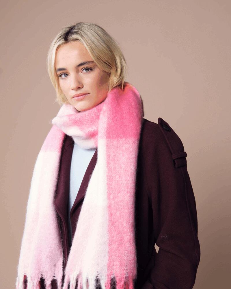 FLUFFY CHECK SCARF