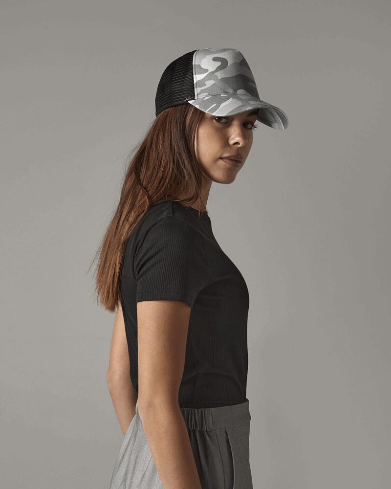BB694M - CAMO SNAPBACK TRUCKER