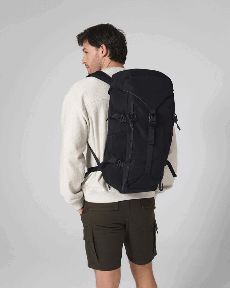 QD513M - ACTIVE OUTDOOR 30 LITRE BACKPACK