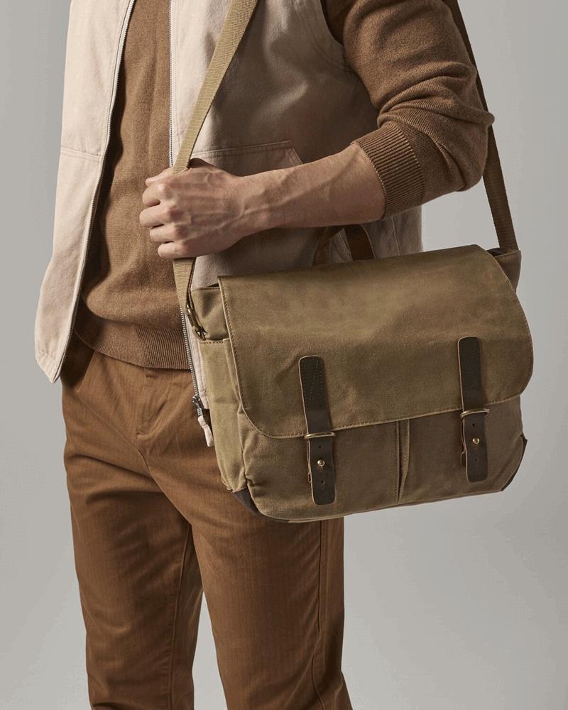 QD653M - HERITAGE WAXED CANVAS MESSENGE