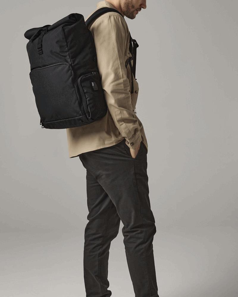 QD995M - Q-TECH CHARGE ROLLTOP BACKPACK